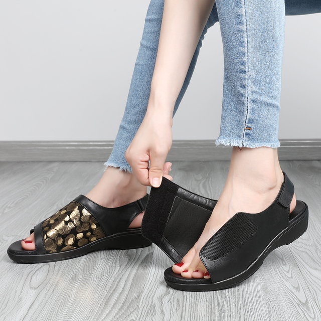 Womens Easy Closure Sandal for Indoors & Outdoors